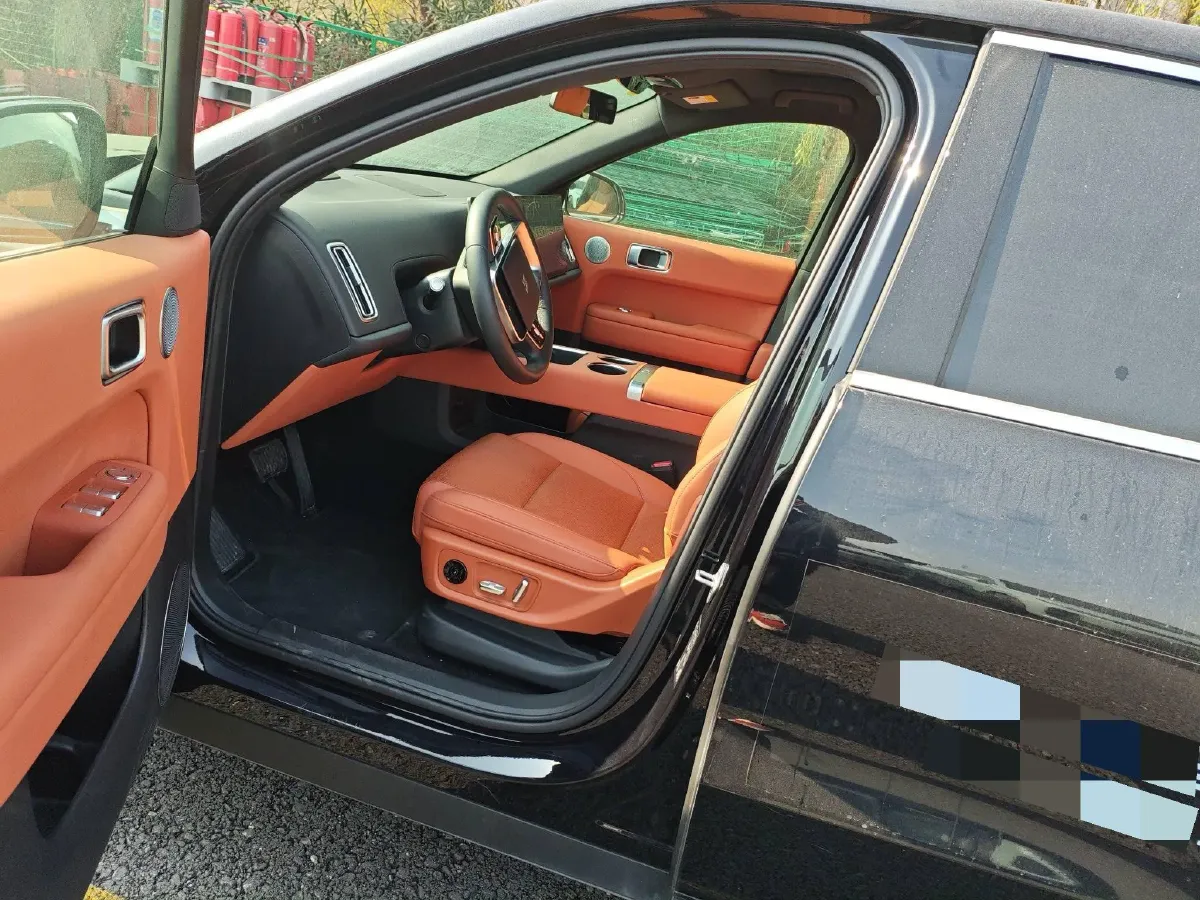 2025 Li L6 Range Extended 154HP L4 REEV,autocango,china used car exporter,china ev exporter,chinese used car exporter,chinese used ev exporter