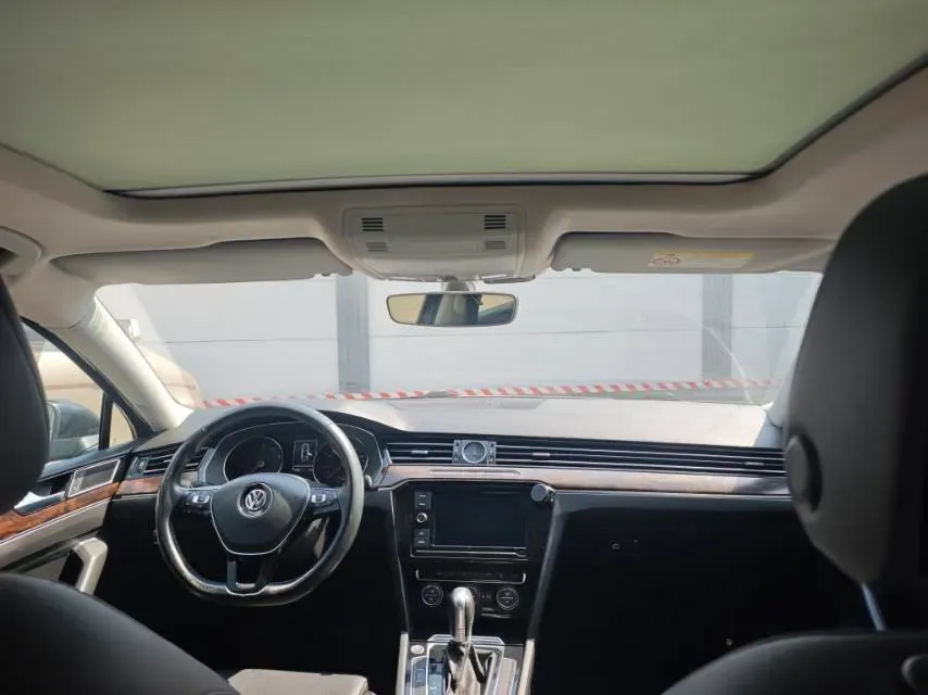 2019 Volkswagen Magotan 2.0T 186HP L4 7DCT,autocango,china used car exporter,china ev exporter,chinese used car exporter,chinese used ev exporter