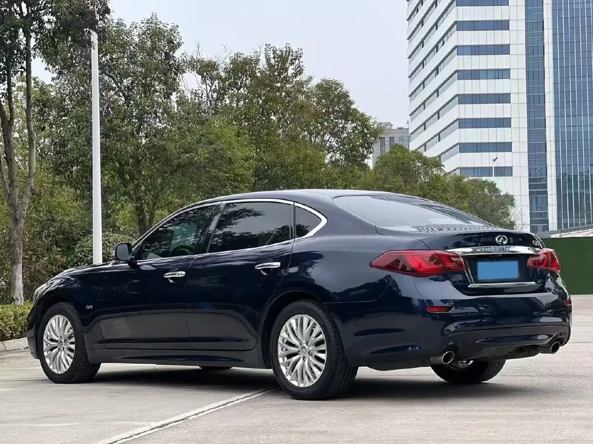 2019 Infiniti Q70 2.0T 211HP L4 7AT,autocango,china used car exporter,china ev exporter,chinese used car exporter,chinese used ev exporter