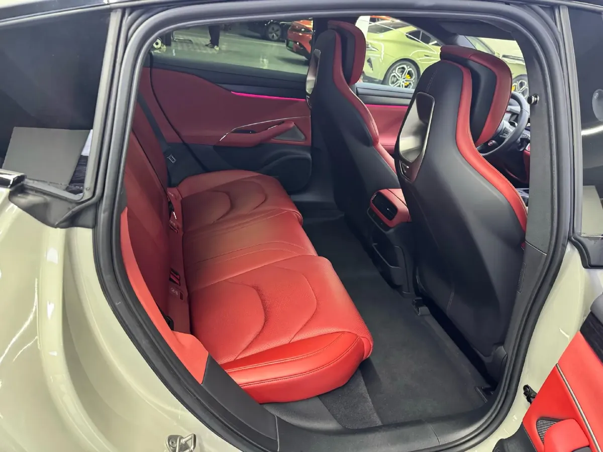 2024 MI SU7 BEV 101KWH,autocango,china used car exporter,china ev exporter,chinese used car exporter,chinese used ev exporter