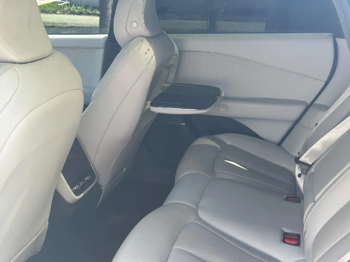 2024 Xpeng P7+ BEV 60.7KWH,autocango,china used car exporter,china ev exporter,chinese used car exporter,chinese used ev exporter