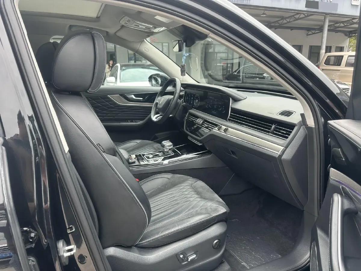 2022 HongQi HS5 2.0T 224HP L4 6AT,autocango,china used car exporter,china ev exporter,chinese used car exporter,chinese used ev exporter