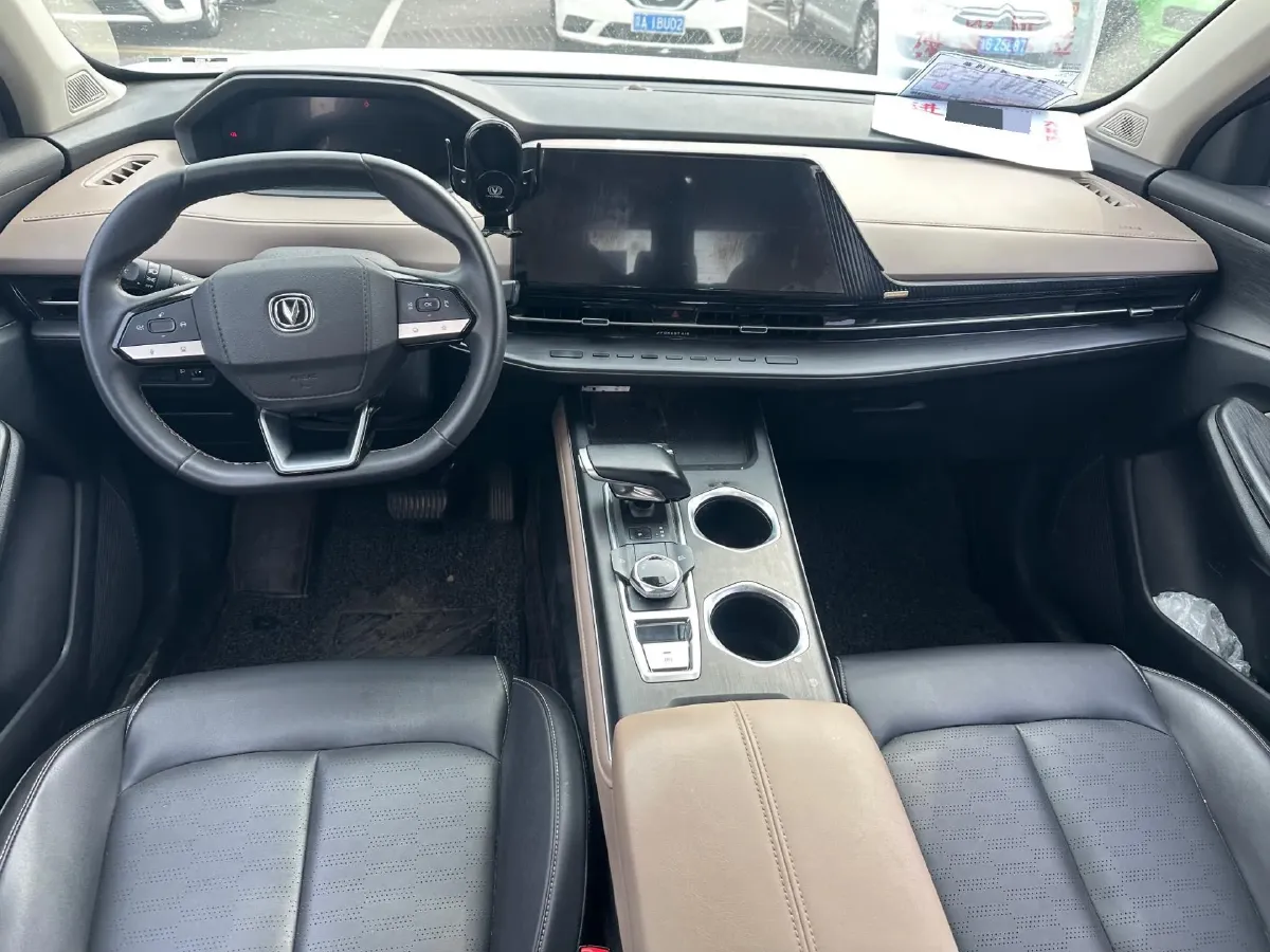 2022 ChangAn UNI-V 1.5T 188HP L4 7DCT,autocango,china used car exporter,china ev exporter,chinese used car exporter,chinese used ev exporter