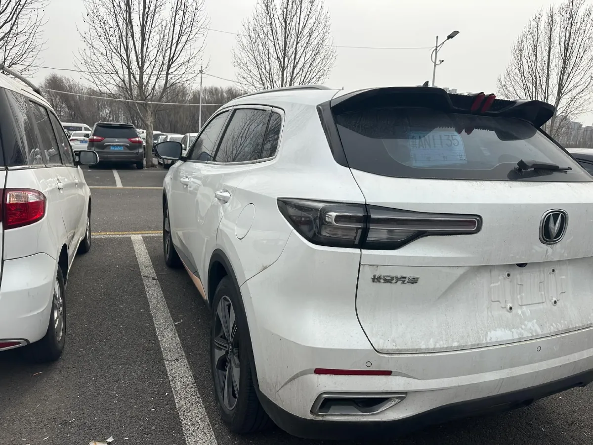 2022 ChangAn UNI-V 1.5T 188HP L4 7DCT,autocango,china used car exporter,china ev exporter,chinese used car exporter,chinese used ev exporter