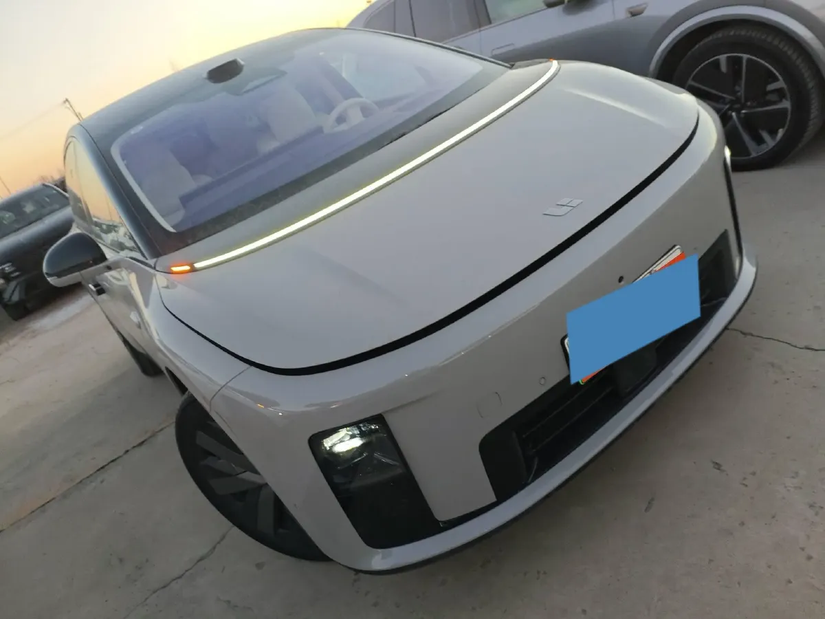 2025 Li i8 BEV,autocango,china used car exporter,china ev exporter,chinese used car exporter,chinese used ev exporter