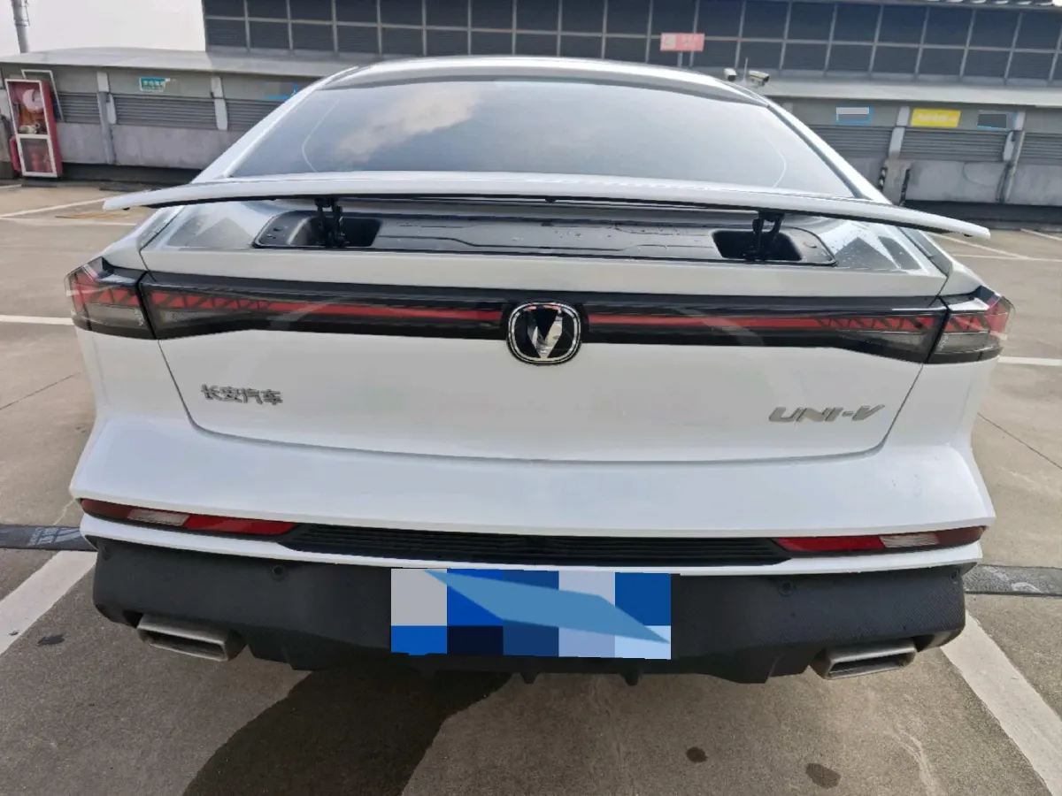 2024 ChangAn UNI-V 1.5T 188HP L4 7DCT,autocango,china used car exporter,china ev exporter,chinese used car exporter,chinese used ev exporter