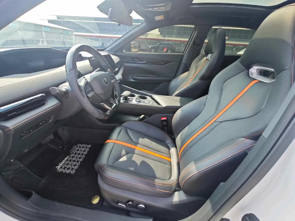 2024 ChangAn UNI-V 1.5T 188HP L4 7DCT,autocango,china used car exporter,china ev exporter,chinese used car exporter,chinese used ev exporter