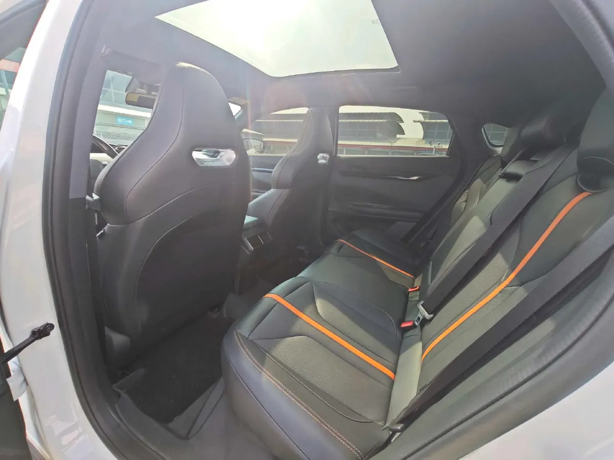 2024 ChangAn UNI-V 1.5T 188HP L4 7DCT,autocango,china used car exporter,china ev exporter,chinese used car exporter,chinese used ev exporter