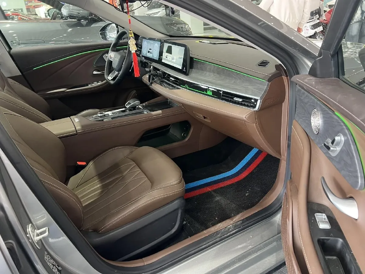 2025 Chery Arrizo 8 2.0T 254HP L4 7DCT,autocango,china used car exporter,china ev exporter,chinese used car exporter,chinese used ev exporter