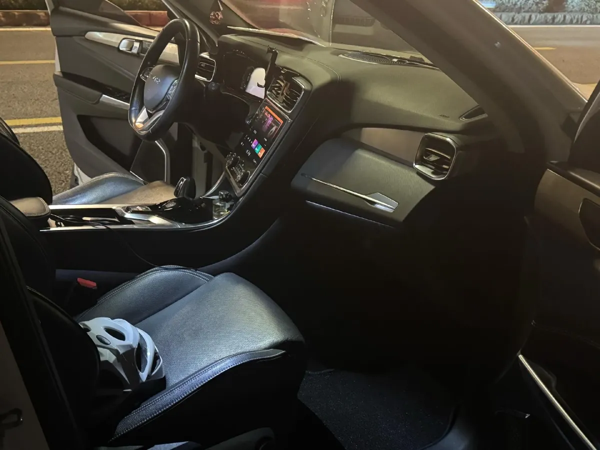 2019 Beijing BJ40 2.0T 218HP L4 6AT,autocango,china used car exporter,china ev exporter,chinese used car exporter,chinese used ev exporter