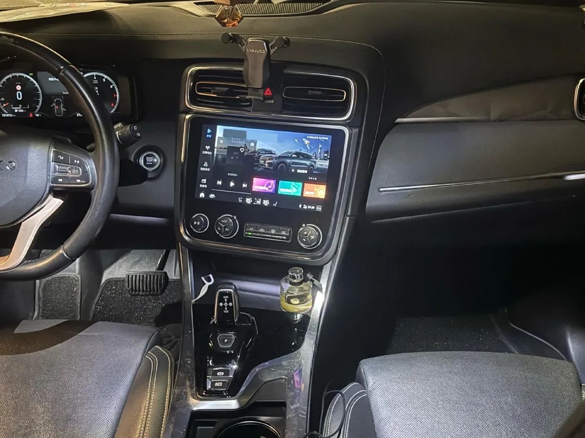 2019 Beijing BJ40 2.0T 218HP L4 6AT,autocango,china used car exporter,china ev exporter,chinese used car exporter,chinese used ev exporter