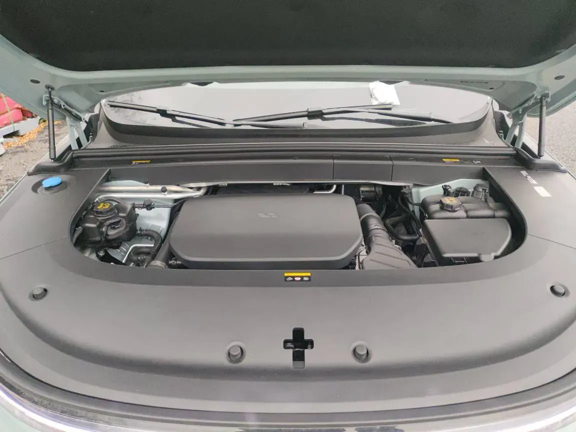 2025 Li L6 Range Extended 154HP L4 REEV,autocango,china used car exporter,china ev exporter,chinese used car exporter,chinese used ev exporter