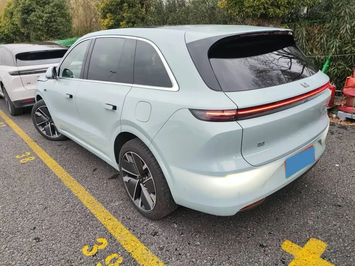 2025 Li L6 Range Extended 154HP L4 REEV,autocango,china used car exporter,china ev exporter,chinese used car exporter,chinese used ev exporter
