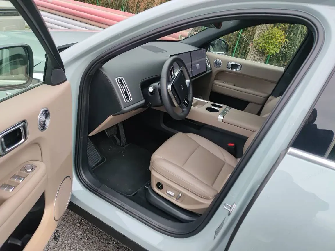 2025 Li L6 Range Extended 154HP L4 REEV,autocango,china used car exporter,china ev exporter,chinese used car exporter,chinese used ev exporter