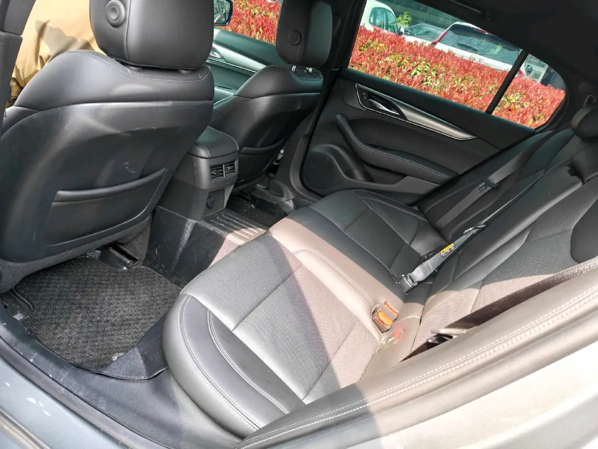 2024 Cadillac CT5 2.0T 237HP L4 10AT,autocango,china used car exporter,china ev exporter,chinese used car exporter,chinese used ev exporter