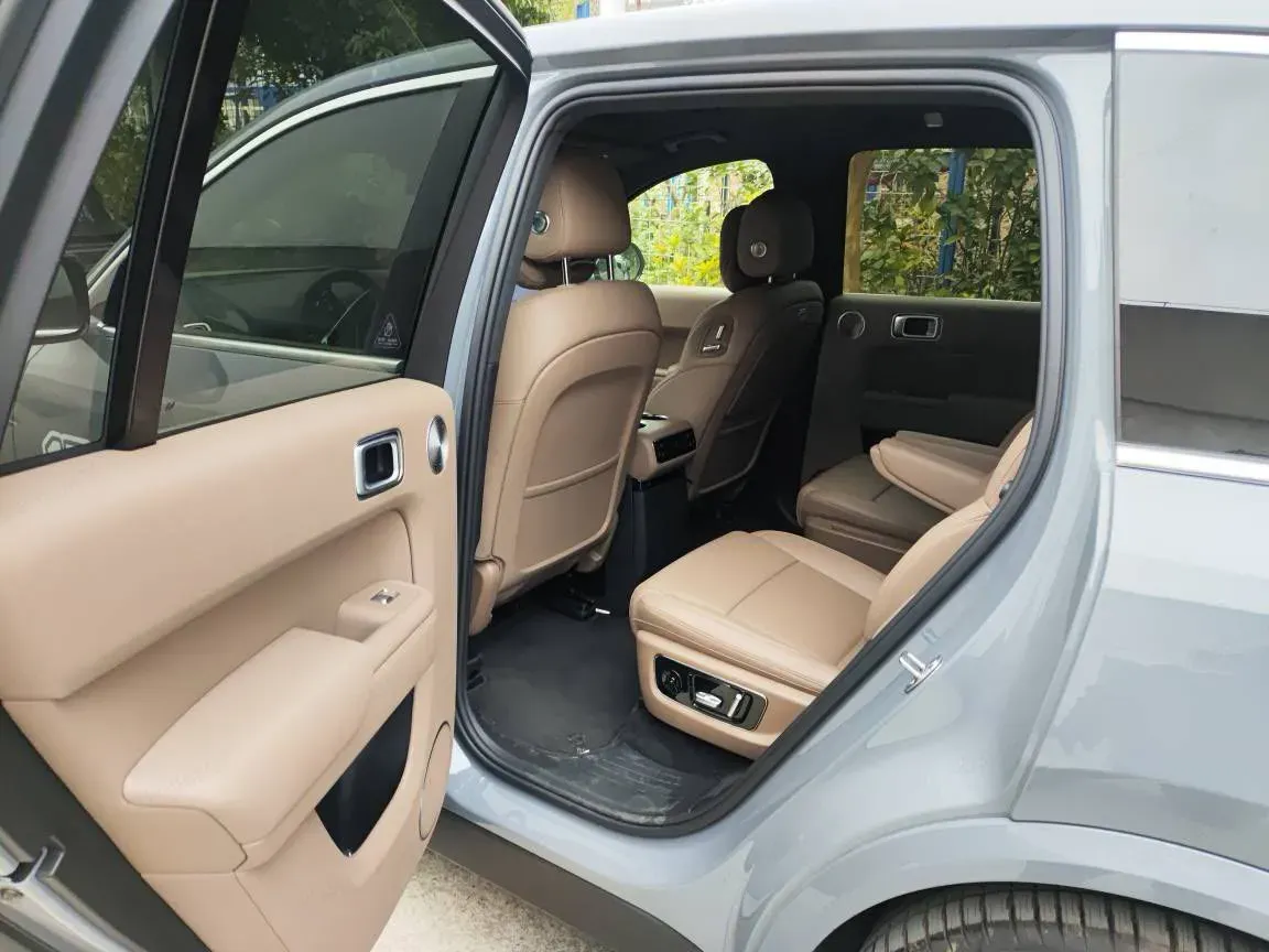 2025 Li L8 Range Extended 154HP REEV,autocango,china used car exporter,china ev exporter,chinese used car exporter,chinese used ev exporter