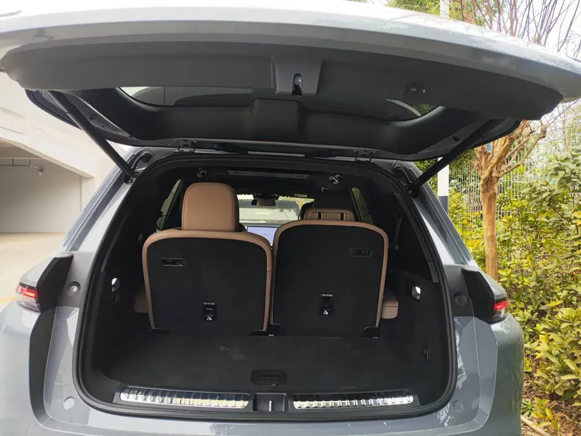 2025 Li L8 Range Extended 154HP REEV,autocango,china used car exporter,china ev exporter,chinese used car exporter,chinese used ev exporter