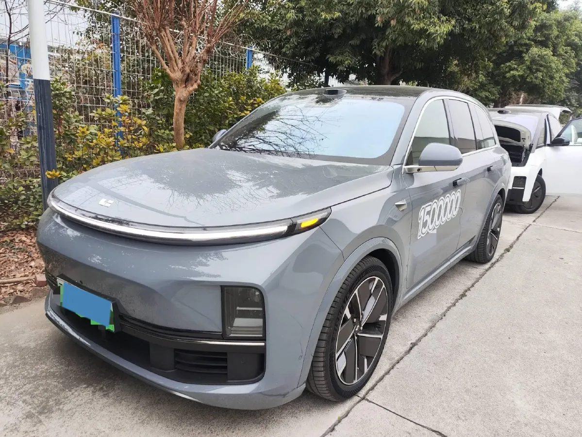 2025 Li L8 Range Extended 154HP REEV,autocango,china used car exporter,china ev exporter,chinese used car exporter,chinese used ev exporter