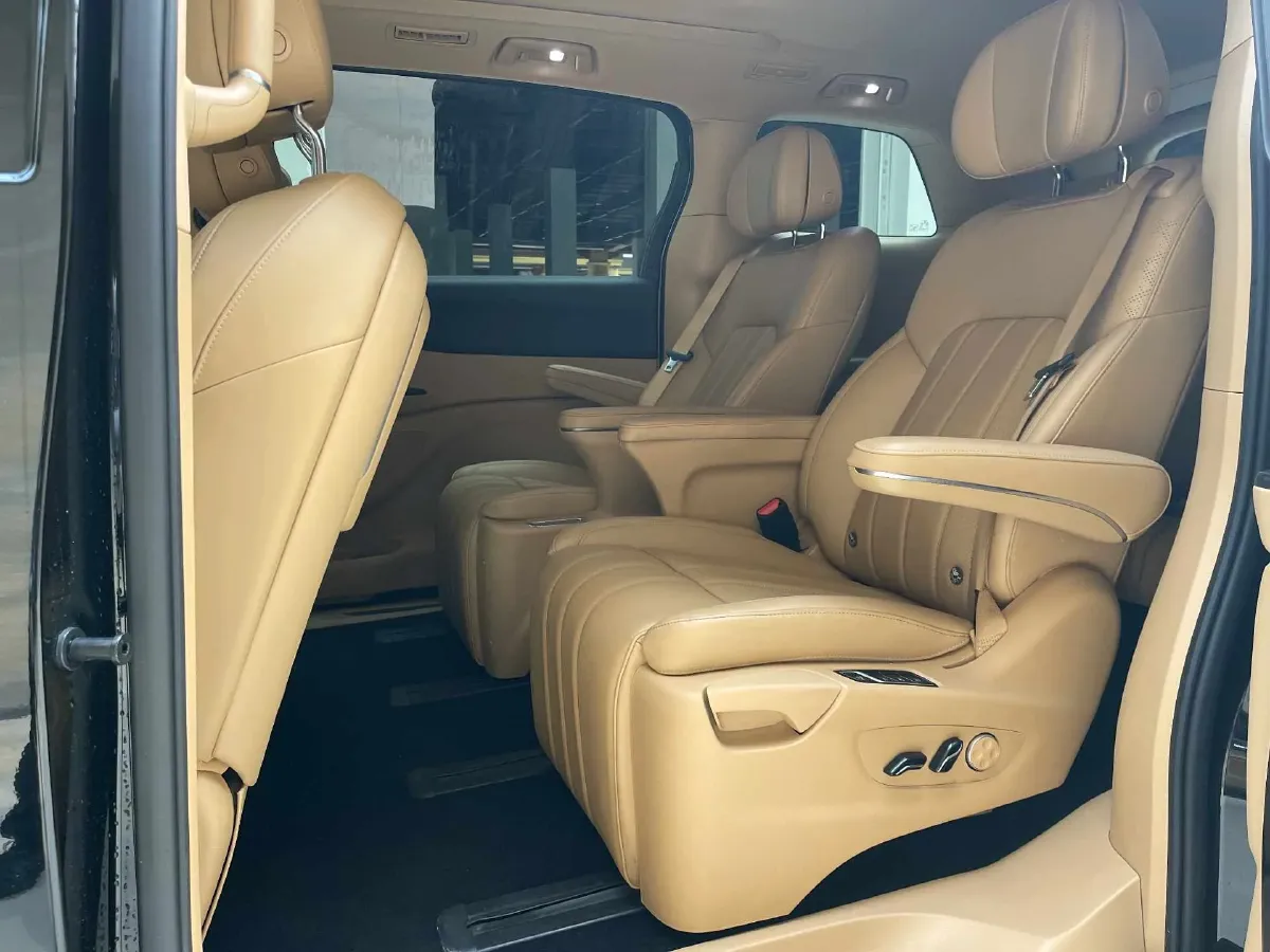 2022 Voyah Dream BEV 108.7KWH,autocango,china used car exporter,china ev exporter,chinese used car exporter,chinese used ev exporter