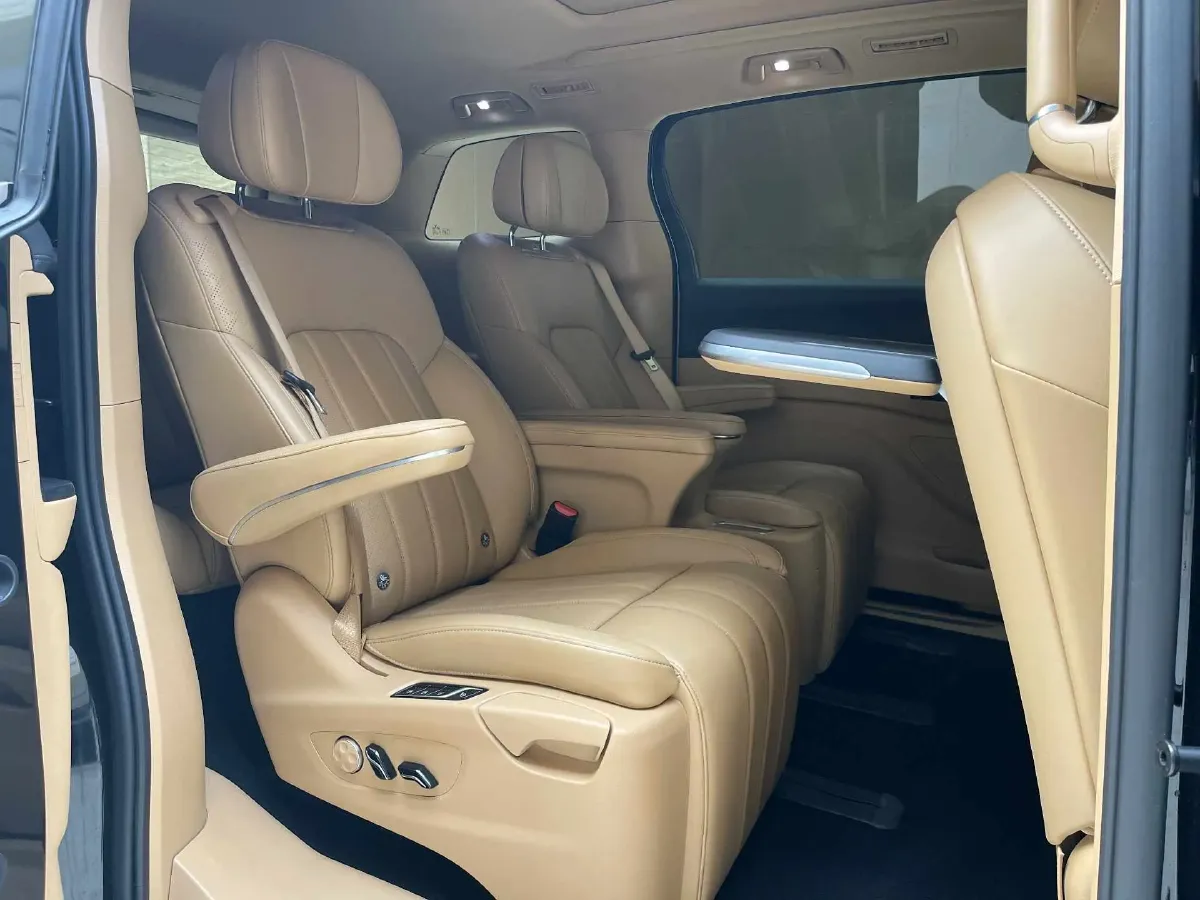 2022 Voyah Dream BEV 108.7KWH,autocango,china used car exporter,china ev exporter,chinese used car exporter,chinese used ev exporter