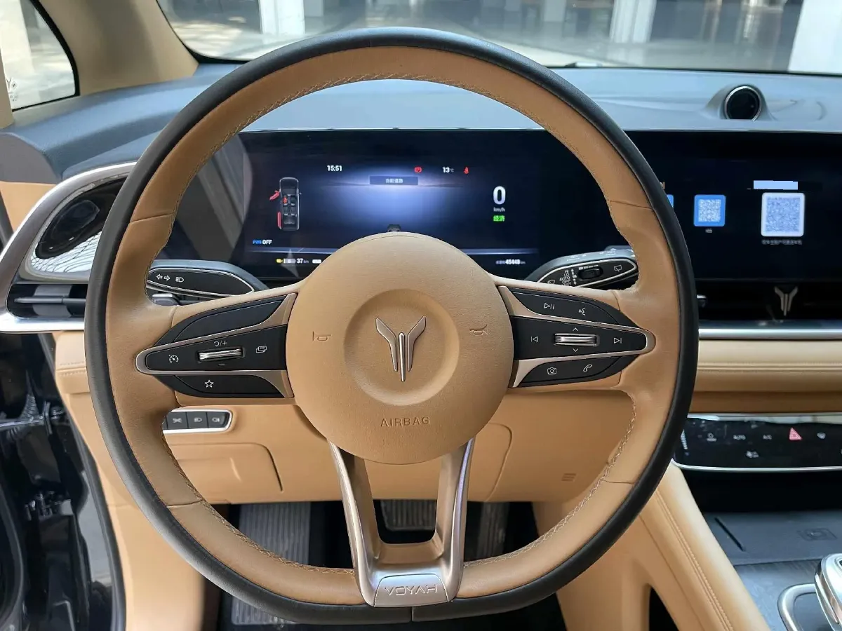 2022 Voyah Dream BEV 108.7KWH,autocango,china used car exporter,china ev exporter,chinese used car exporter,chinese used ev exporter