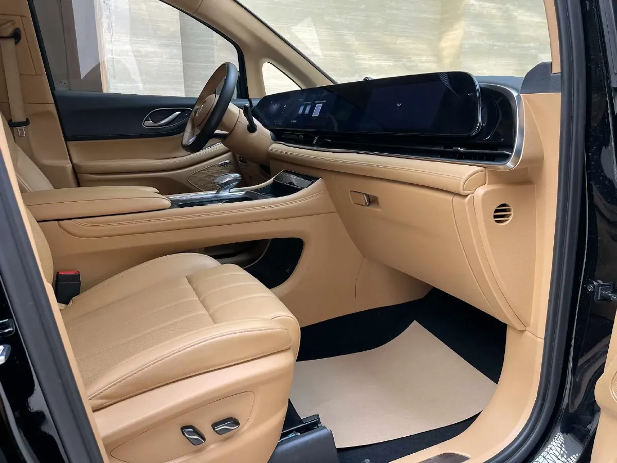 2022 Voyah Dream BEV 108.7KWH,autocango,china used car exporter,china ev exporter,chinese used car exporter,chinese used ev exporter