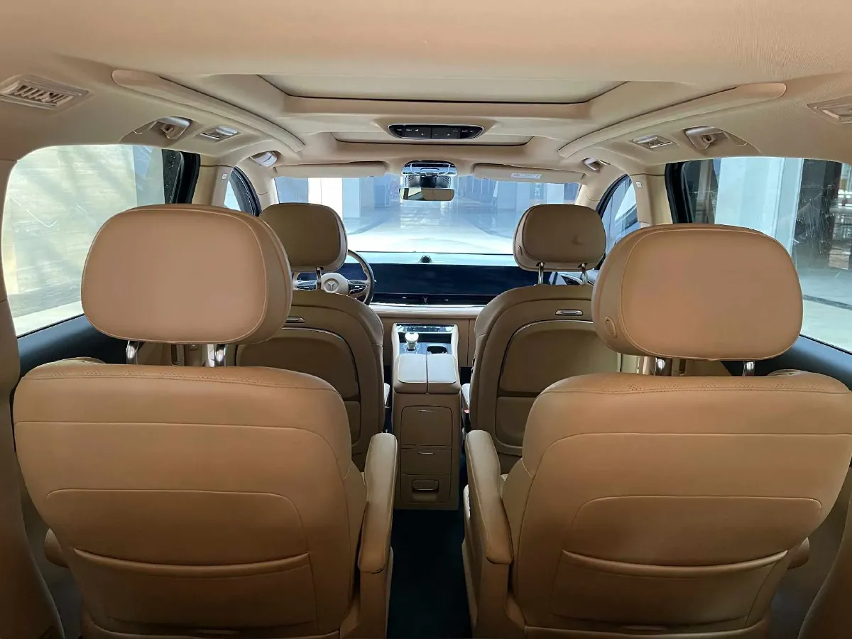 2022 Voyah Dream BEV 108.7KWH,autocango,china used car exporter,china ev exporter,chinese used car exporter,chinese used ev exporter