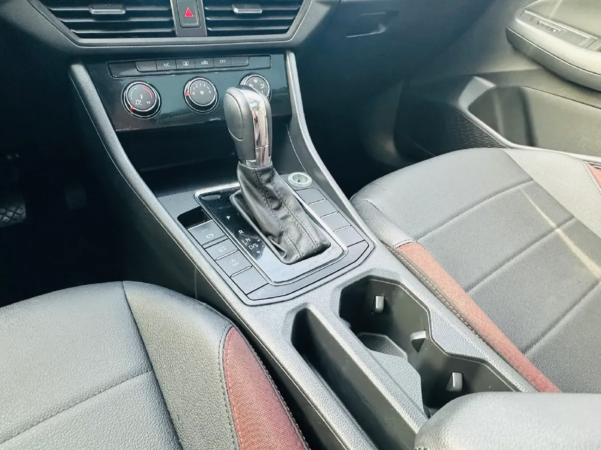 2021 Volkswagen Bora 1.5L 113HP L4 6AT,autocango,china used car exporter,china ev exporter,chinese used car exporter,chinese used ev exporter