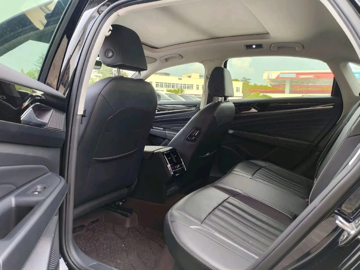 2023 Volkswagen Passat 2.0T 186HP L4 7DCT,autocango,china used car exporter,china ev exporter,chinese used car exporter,chinese used ev exporter