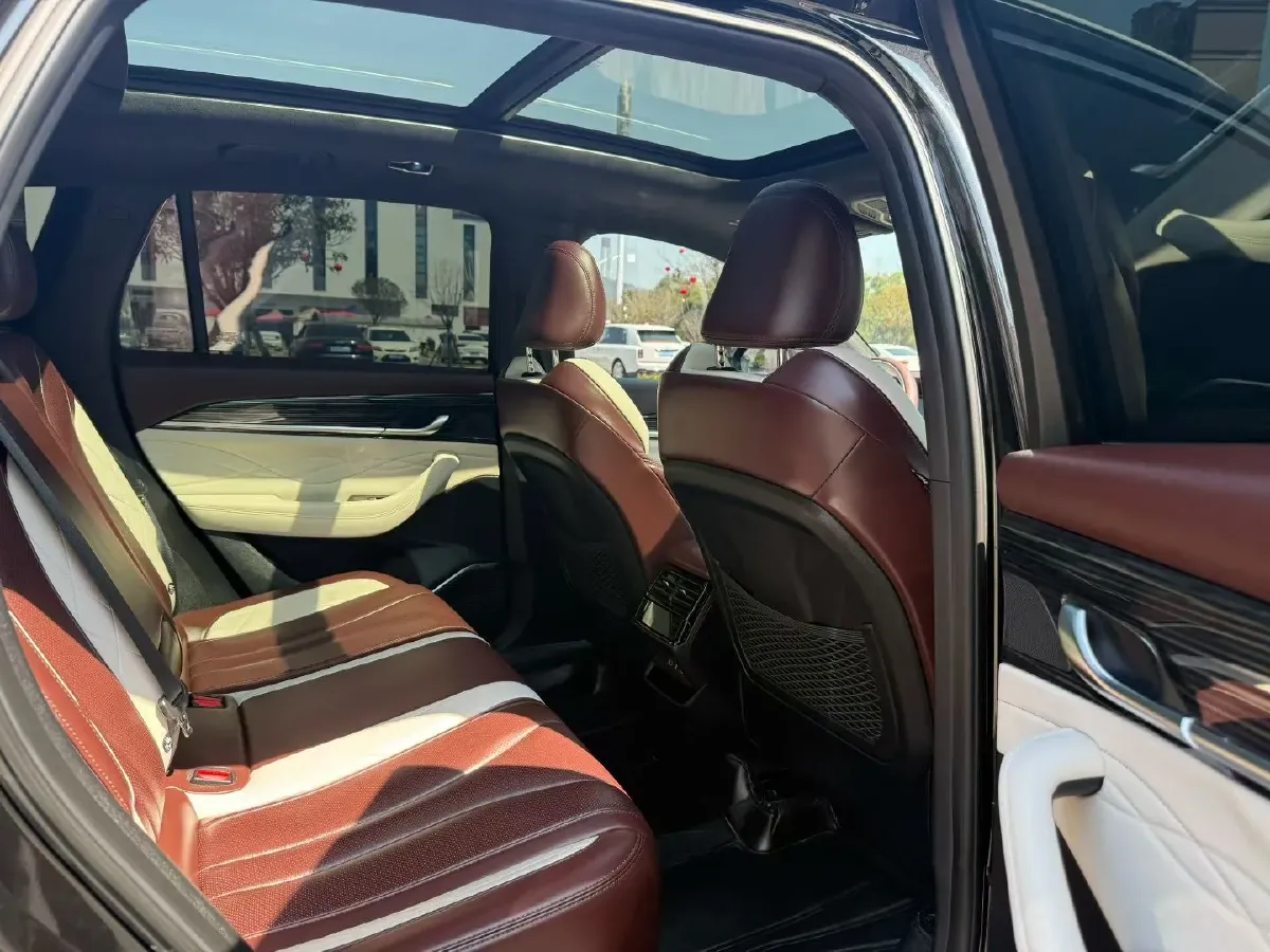 2021 Geely Monjaro 2.0T 218HP L4 7DCT,autocango,china used car exporter,china ev exporter,chinese used car exporter,chinese used ev exporter