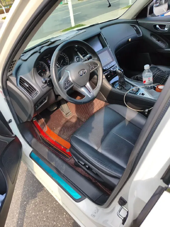 2018 Jeep Grand Commander 2.0T 265HP L4 9AT,autocango,china used car exporter,china ev exporter,chinese used car exporter,chinese used ev exporter