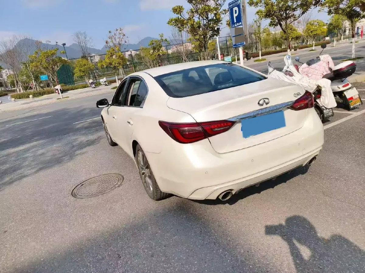 2018 Jeep Grand Commander 2.0T 265HP L4 9AT,autocango,china used car exporter,china ev exporter,chinese used car exporter,chinese used ev exporter