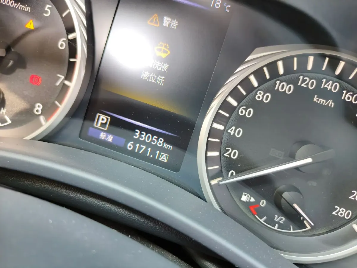 2018 Jeep Grand Commander 2.0T 265HP L4 9AT,autocango,china used car exporter,china ev exporter,chinese used car exporter,chinese used ev exporter