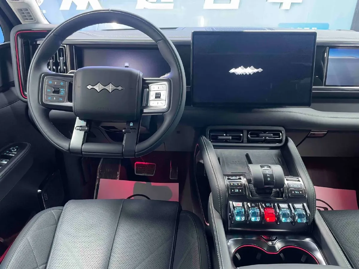 2025 FangChengBao Bao 5 1.5T 194HP L4 E-CVT PHEV 31.8KWH,autocango,china used car exporter,china ev exporter,chinese used car exporter,chinese used ev exporter