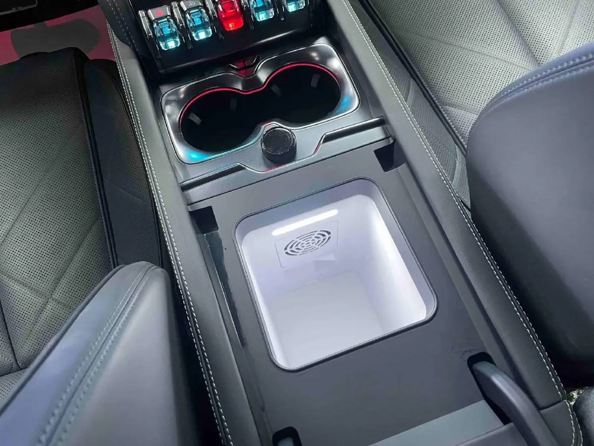 2025 FangChengBao Bao 5 1.5T 194HP L4 E-CVT PHEV 31.8KWH,autocango,china used car exporter,china ev exporter,chinese used car exporter,chinese used ev exporter