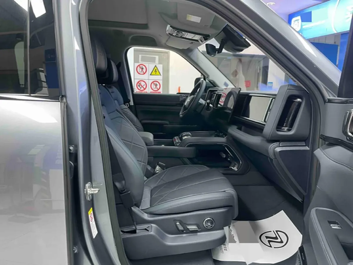 2025 FangChengBao Bao 5 1.5T 194HP L4 E-CVT PHEV 31.8KWH,autocango,china used car exporter,china ev exporter,chinese used car exporter,chinese used ev exporter