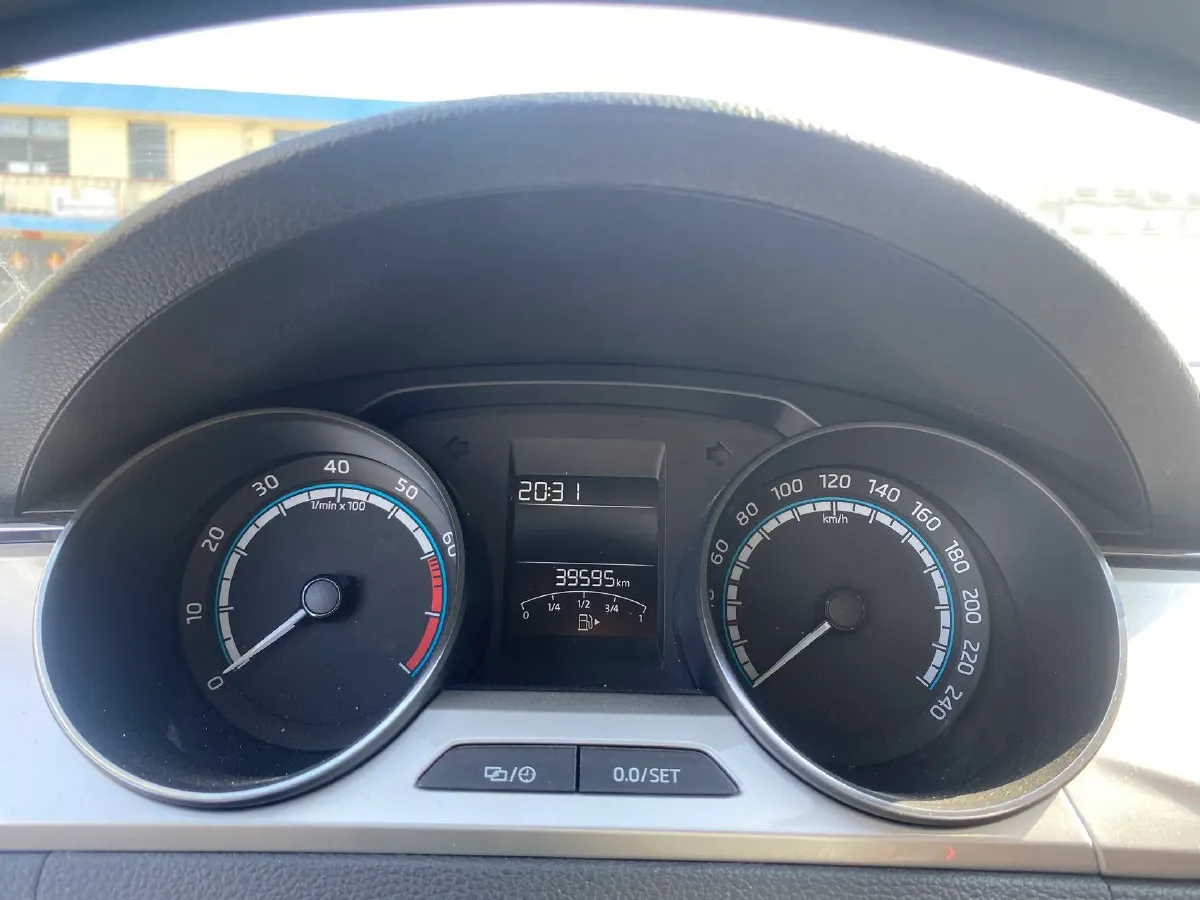 2022 Skoda Rapid 1.5L 112HP L4 6AT,autocango,china used car exporter,china ev exporter,chinese used car exporter,chinese used ev exporter