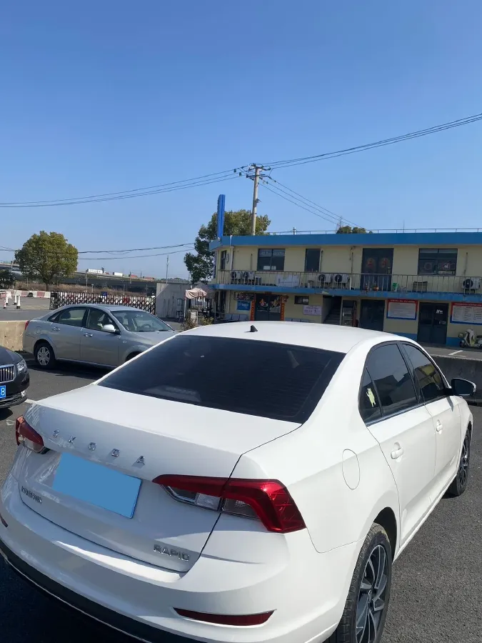 2022 Skoda Rapid 1.5L 112HP L4 6AT,autocango,china used car exporter,china ev exporter,chinese used car exporter,chinese used ev exporter