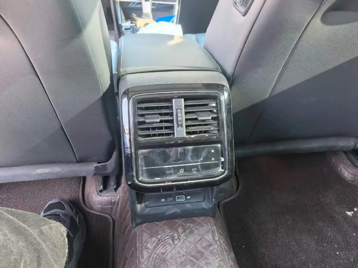 2025 Volkswagen Passat 2.0T 220HP L4 7DCT,autocango,china used car exporter,china ev exporter,chinese used car exporter,chinese used ev exporter