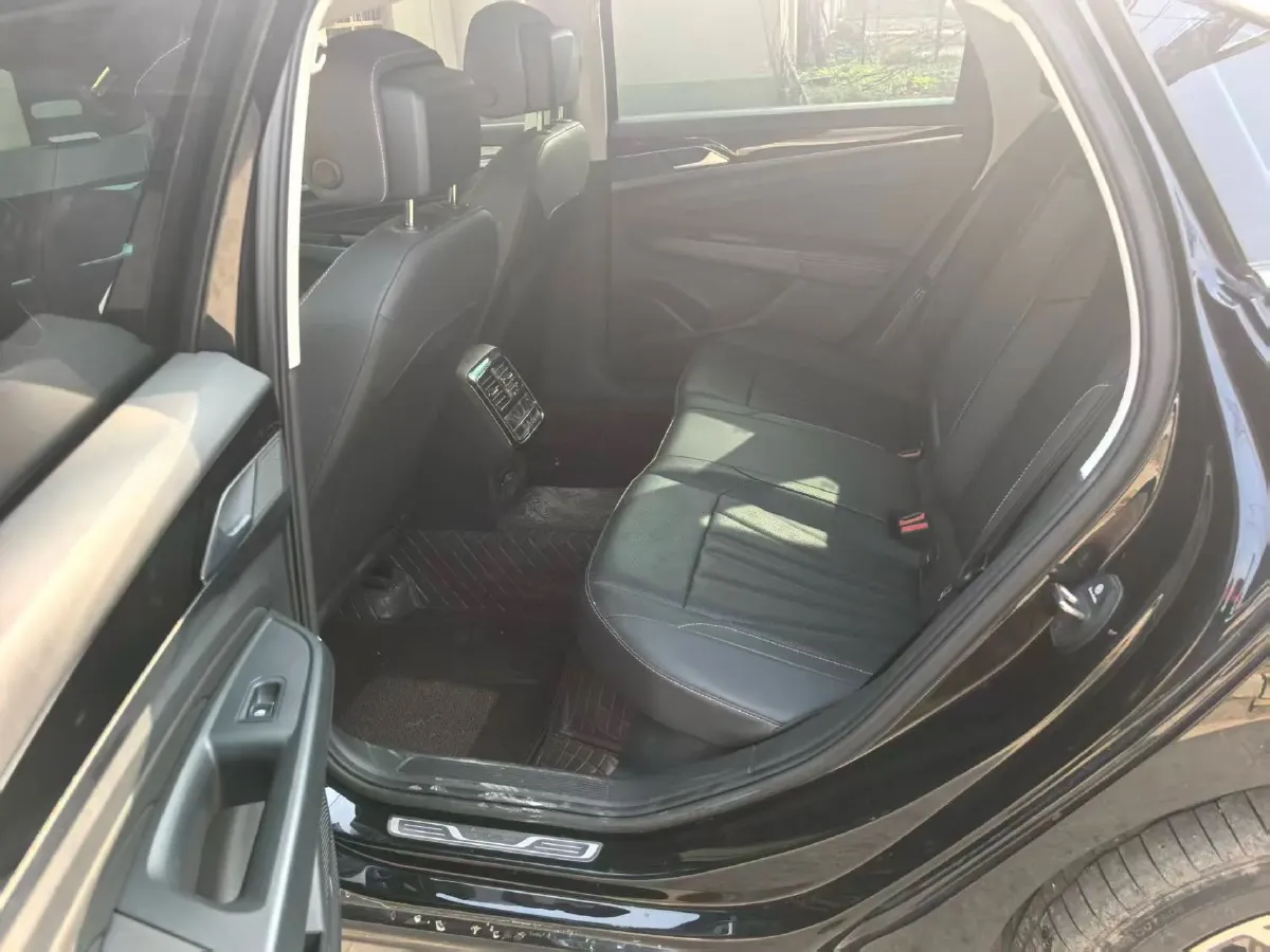 2025 Volkswagen Passat 2.0T 220HP L4 7DCT,autocango,china used car exporter,china ev exporter,chinese used car exporter,chinese used ev exporter