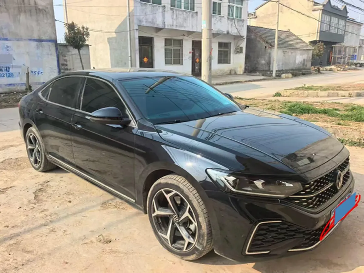2025 Volkswagen Passat 2.0T 220HP L4 7DCT,autocango,china used car exporter,china ev exporter,chinese used car exporter,chinese used ev exporter