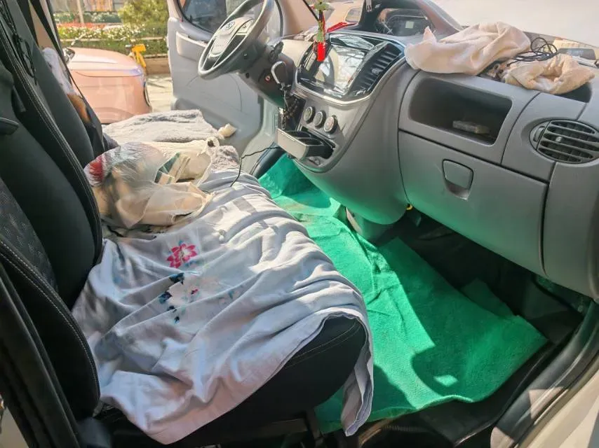 2019 MAXUS XinTu V80 2.0T 139HP L4 6MT,autocango,china used car exporter,china ev exporter,chinese used car exporter,chinese used ev exporter