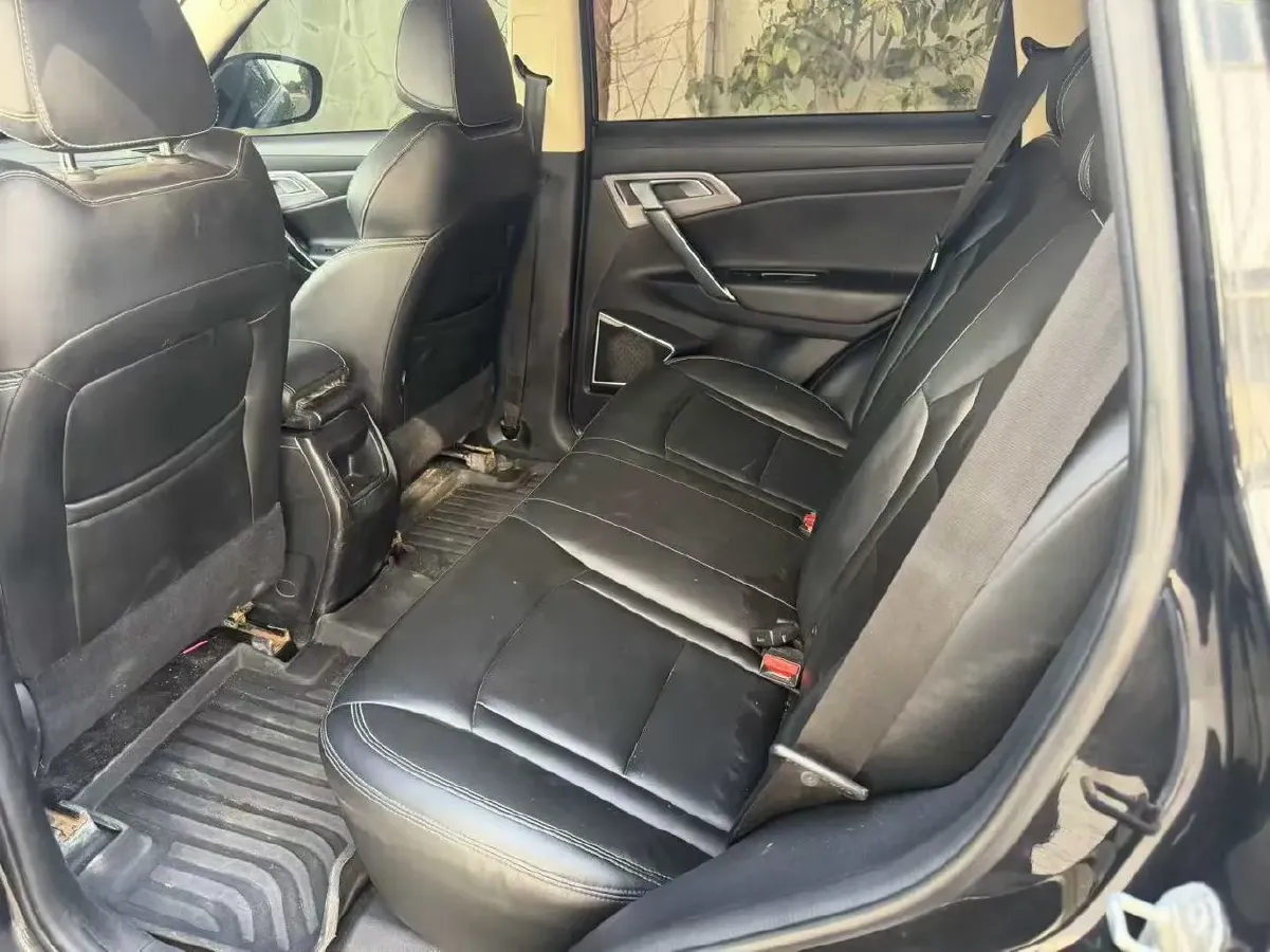 2021 Ford Escort 1.5L 122HP L3 6AT,autocango,china used car exporter,china ev exporter,chinese used car exporter,chinese used ev exporter