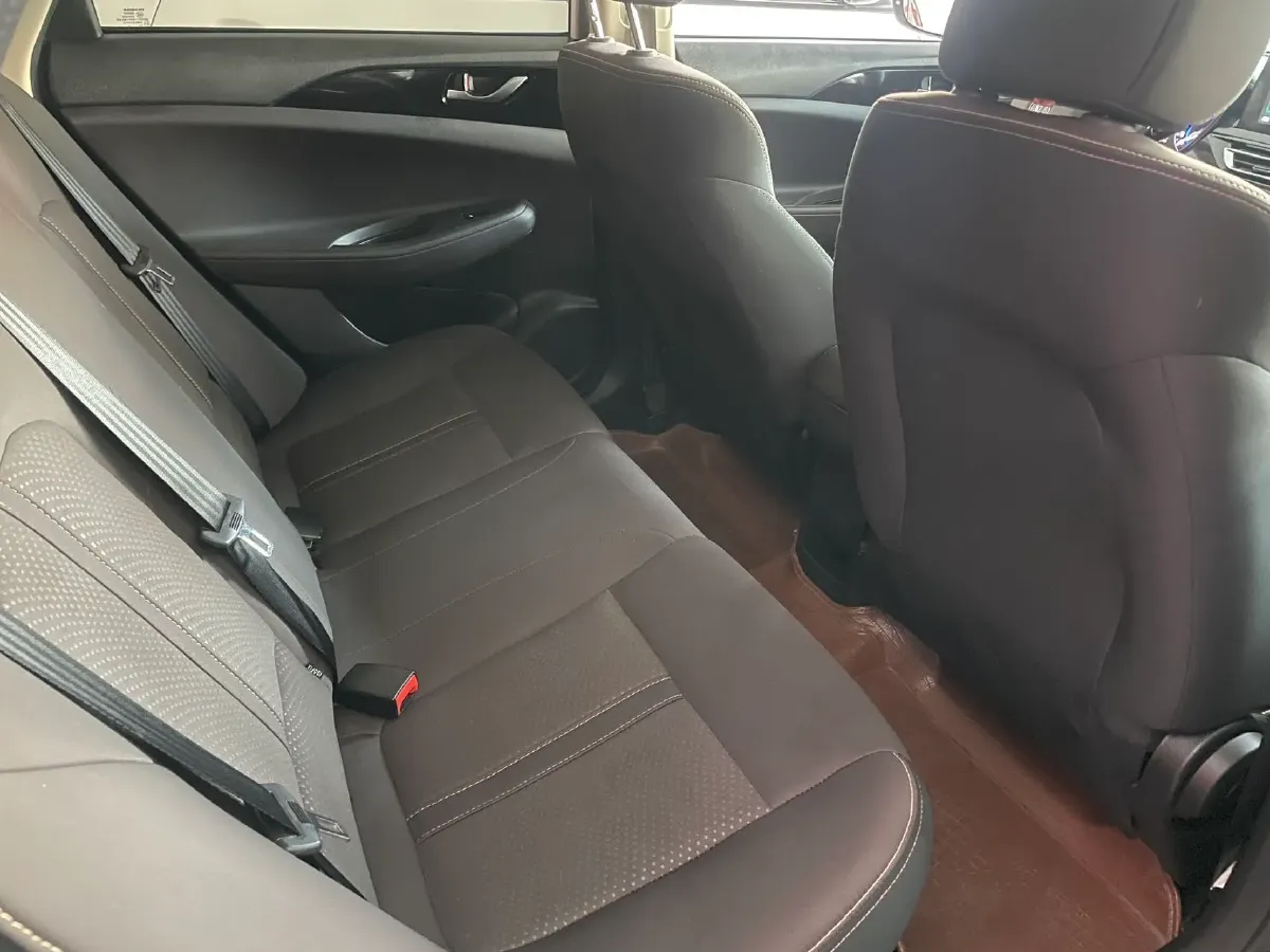 2019 ChangAn Eado DT 1.6L 125HP L4 5MT,autocango,china used car exporter,china ev exporter,chinese used car exporter,chinese used ev exporter