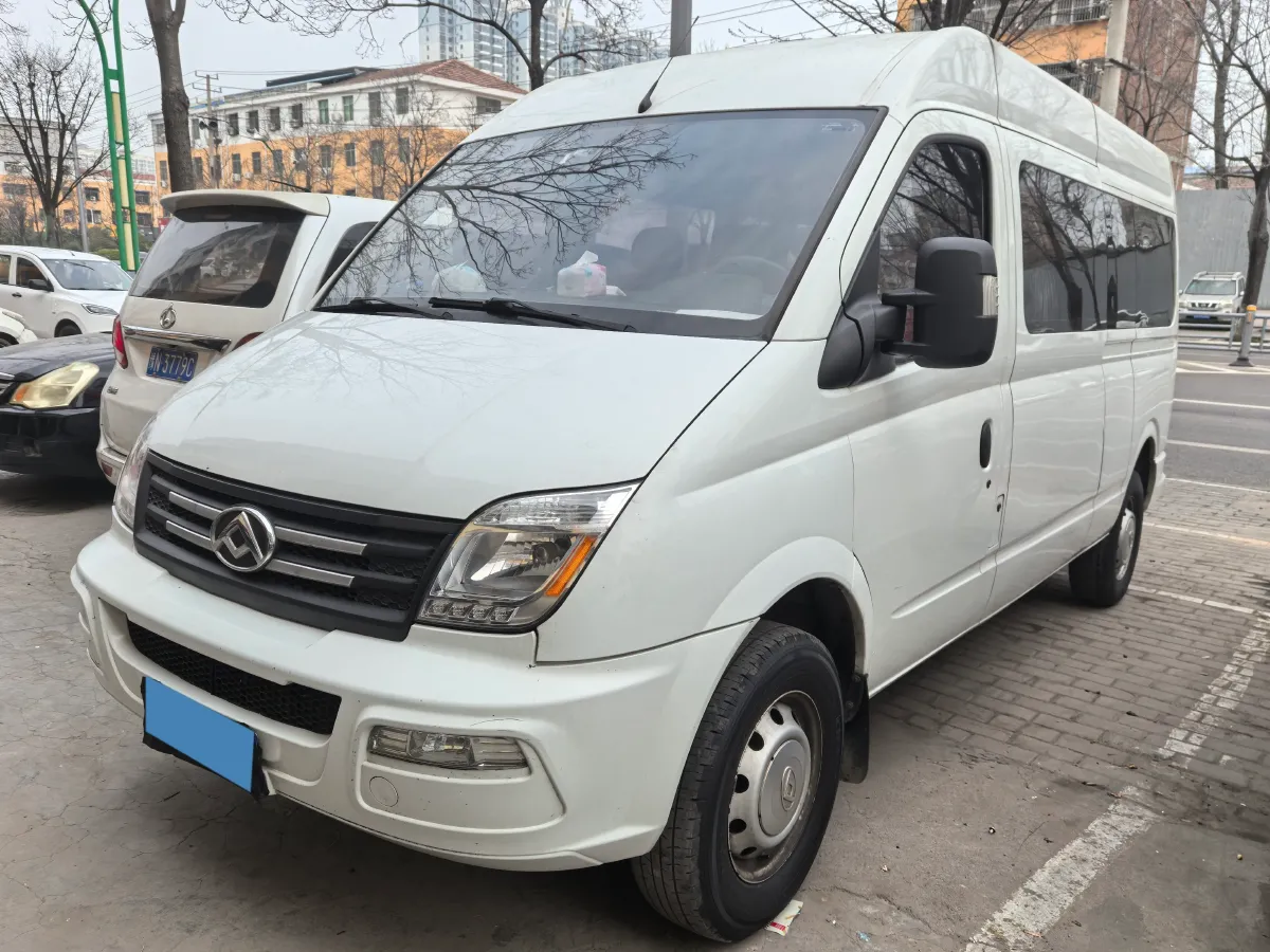 2023 MAXUS XinTu V80 2.0T 127HP L4 6MT,autocango,china used car exporter,china ev exporter,chinese used car exporter,chinese used ev exporter