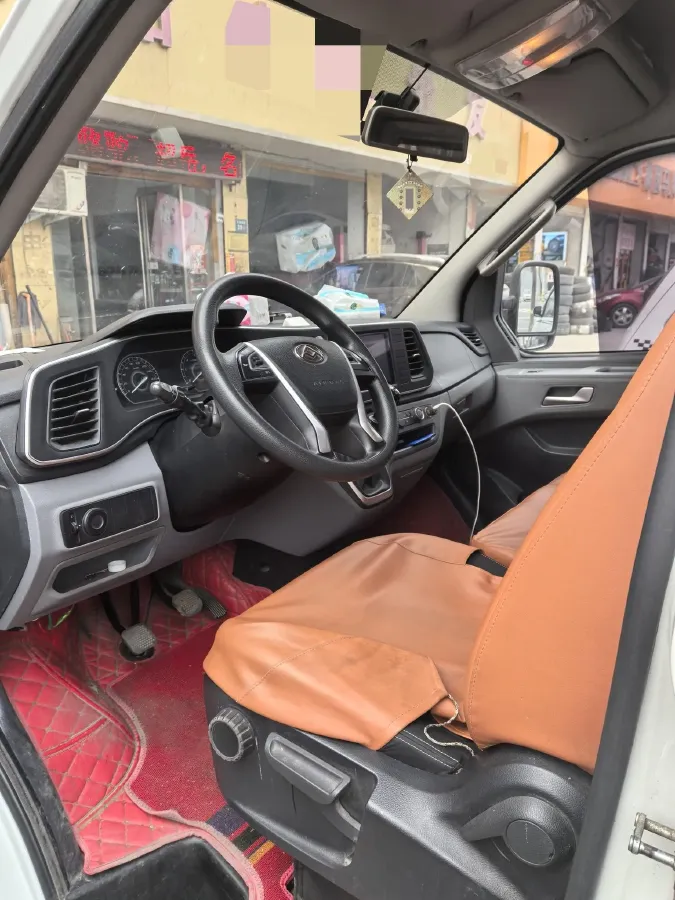 2023 MAXUS XinTu V80 2.0T 127HP L4 6MT,autocango,china used car exporter,china ev exporter,chinese used car exporter,chinese used ev exporter