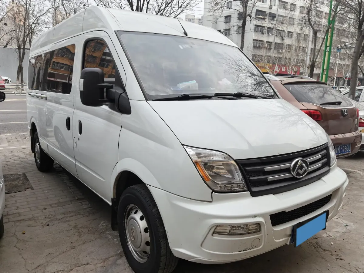 2023 MAXUS XinTu V80 2.0T 127HP L4 6MT,autocango,china used car exporter,china ev exporter,chinese used car exporter,chinese used ev exporter