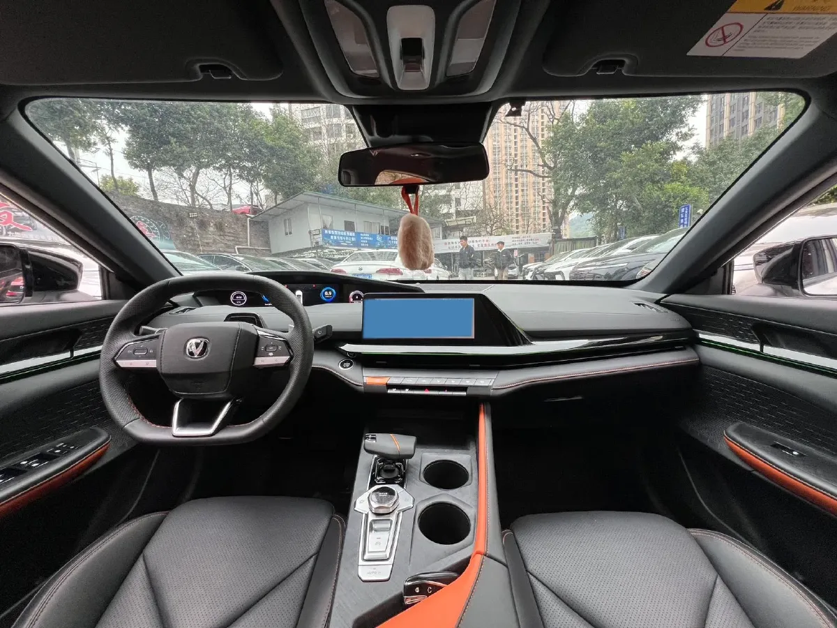 2022 ChangAn UNI-V 1.5T 188HP L4 7DCT,autocango,china used car exporter,china ev exporter,chinese used car exporter,chinese used ev exporter