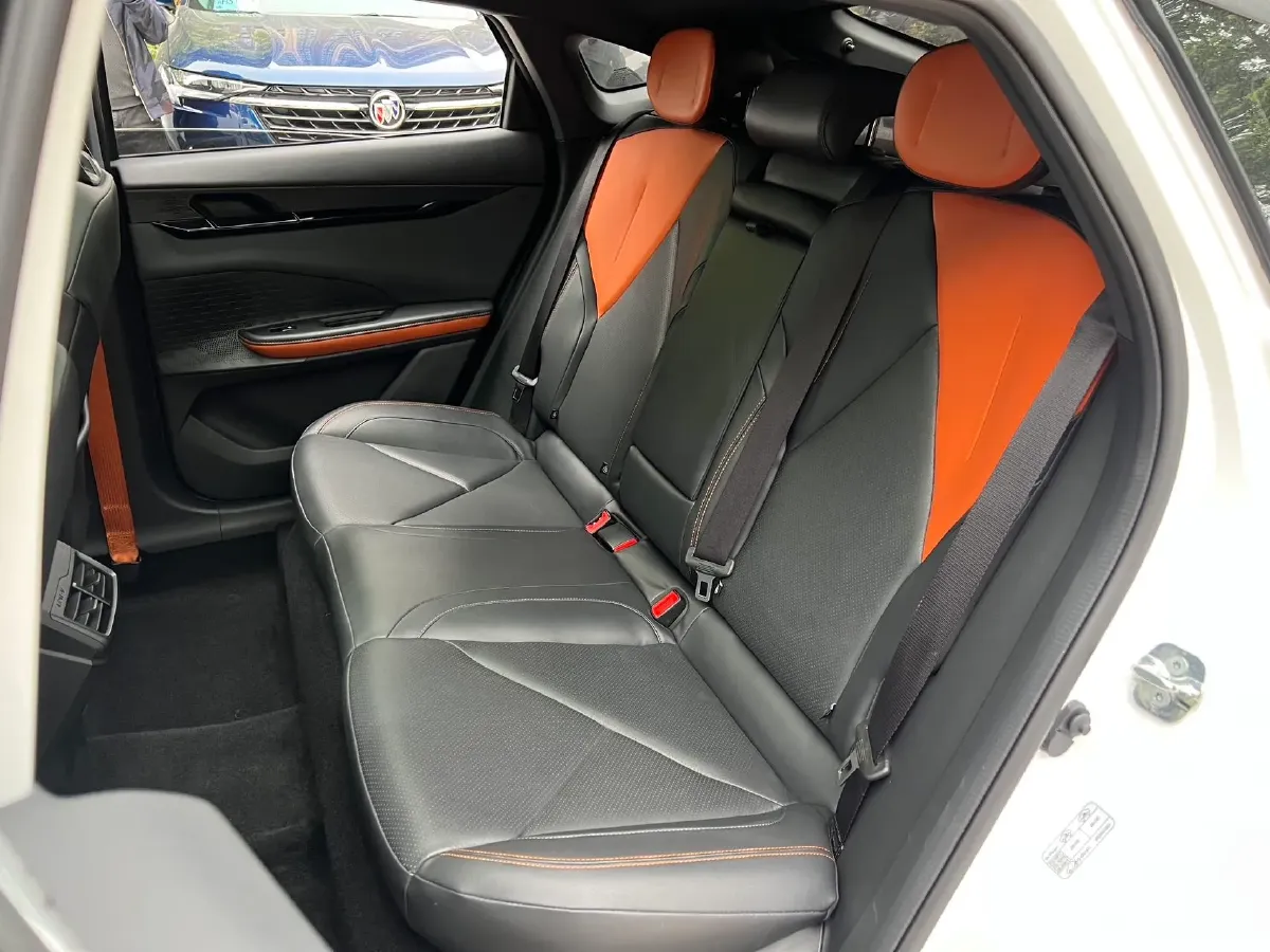 2022 ChangAn UNI-V 1.5T 188HP L4 7DCT,autocango,china used car exporter,china ev exporter,chinese used car exporter,chinese used ev exporter