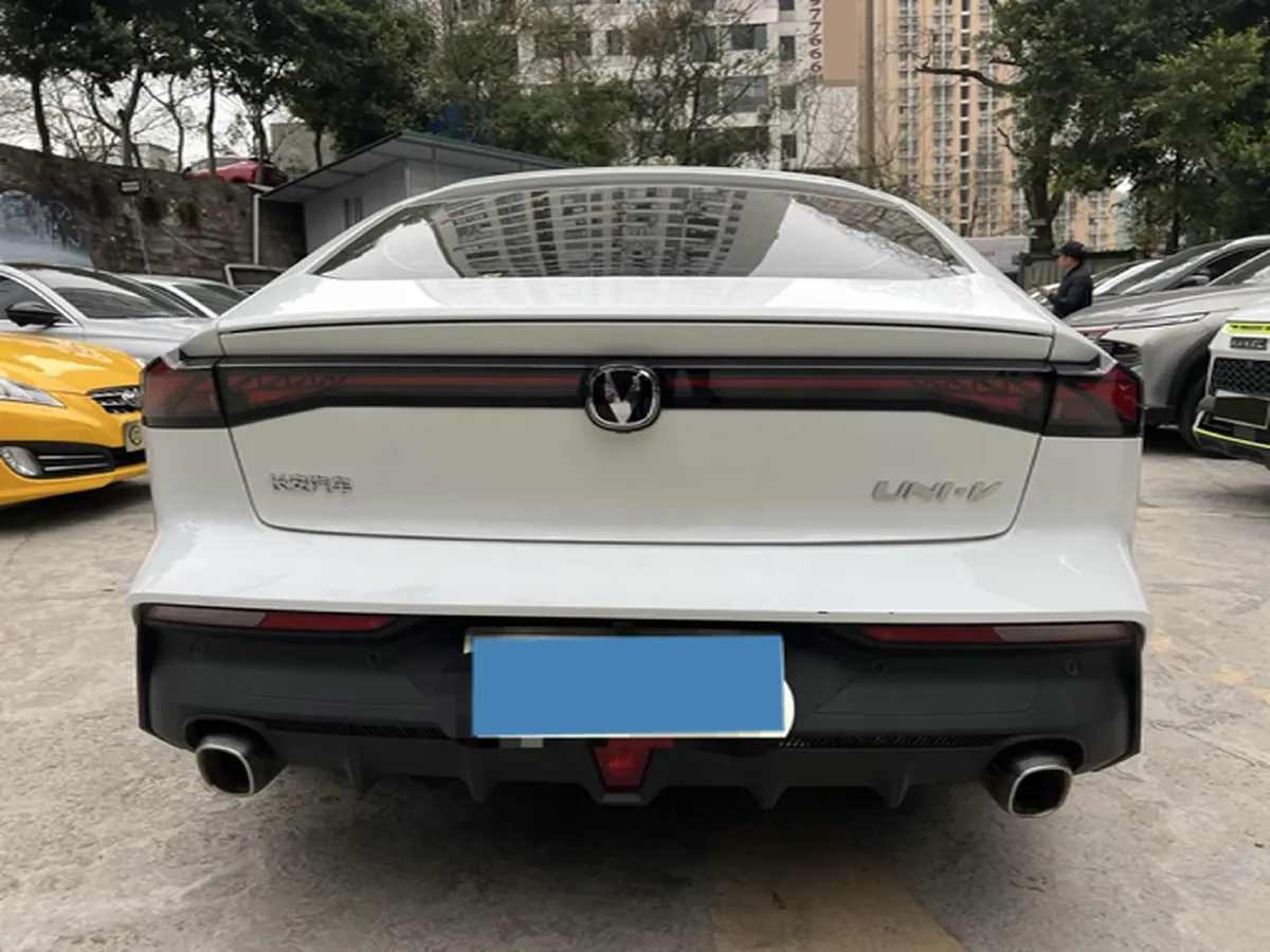 2022 ChangAn UNI-V 1.5T 188HP L4 7DCT,autocango,china used car exporter,china ev exporter,chinese used car exporter,chinese used ev exporter